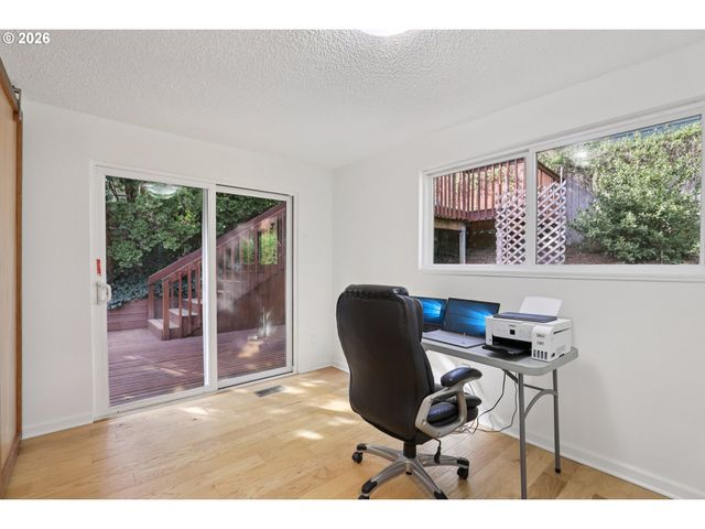 2723 Sw TEXAS St, Portland, OR 97219