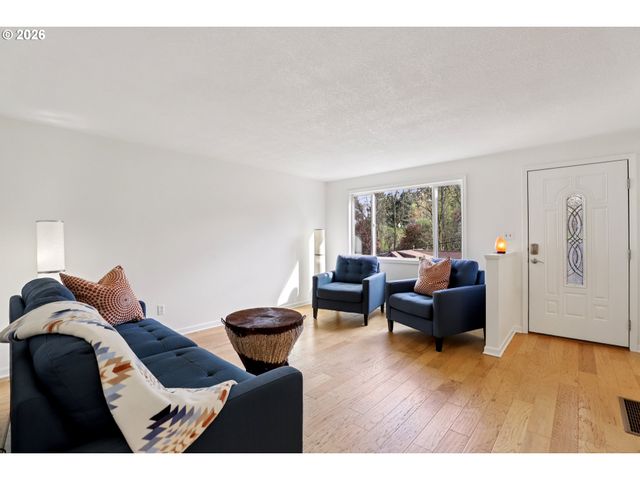 2723 Sw TEXAS St, Portland, OR 97219