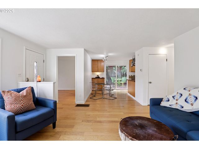 2723 Sw TEXAS St, Portland, OR 97219