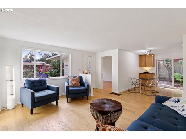 2723 Sw TEXAS St, Portland, OR 97219