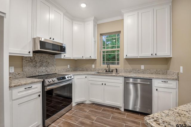 1720 Outer Dr, Tyler, TX 75701