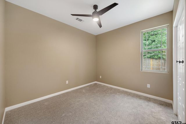 1720 Outer Dr, Tyler, TX 75701