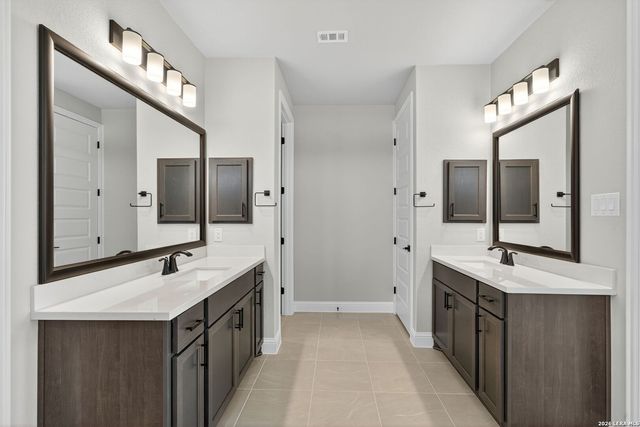 221 Janice, Castroville, TX 78009