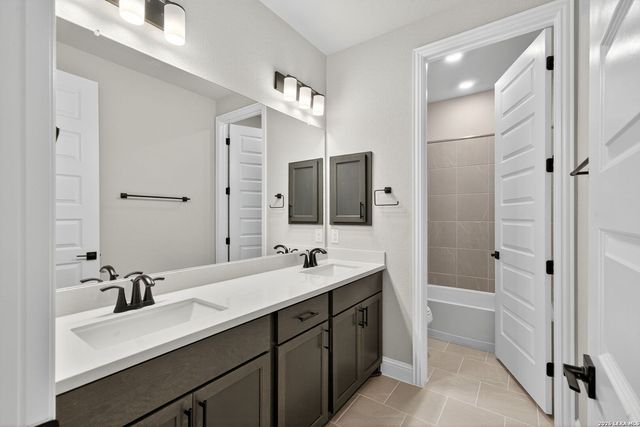 221 Janice, Castroville, TX 78009