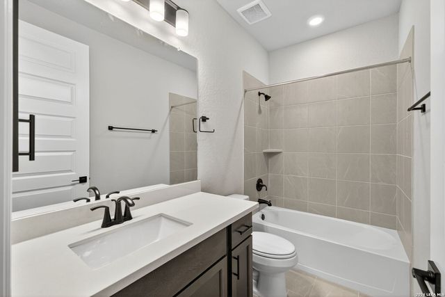 221 Janice, Castroville, TX 78009