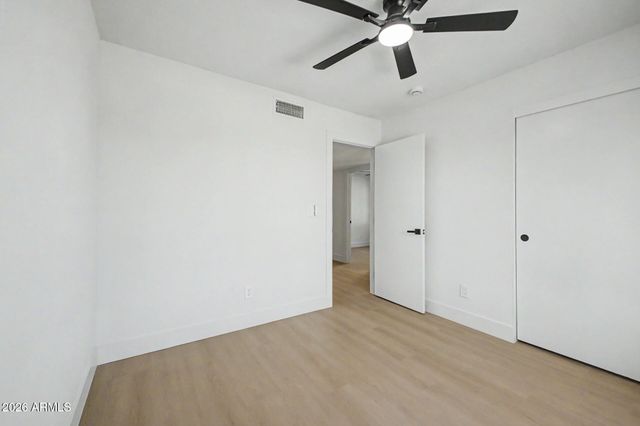 10826 W MONTECITO Avenue, Phoenix, AZ 85037