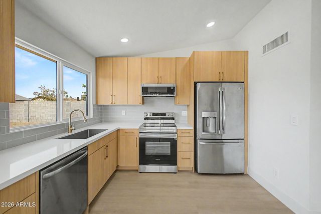 10826 W MONTECITO Avenue, Phoenix, AZ 85037