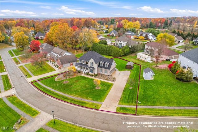 52 Lakhani Lane, Canfield, OH 44406