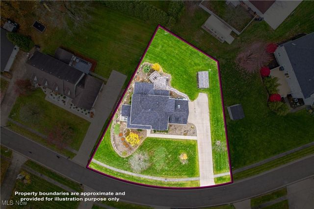 52 Lakhani Lane, Canfield, OH 44406