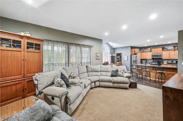 52 Lakhani Lane, Canfield, OH 44406