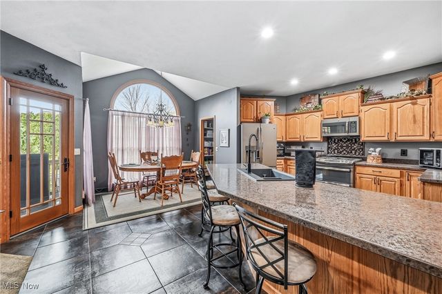 52 Lakhani Lane, Canfield, OH 44406