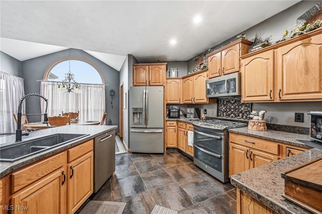 52 Lakhani Lane, Canfield, OH 44406