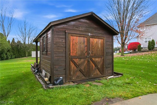 52 Lakhani Lane, Canfield, OH 44406