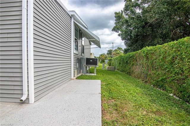 417 Snead DR, North Fort Myers, FL 33903