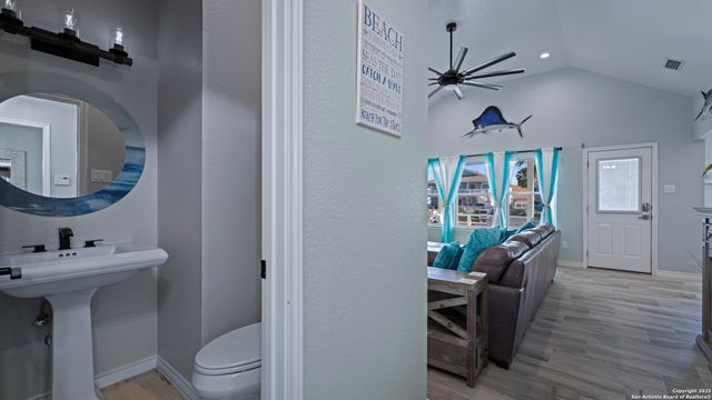 303 Square Rigger, Rockport, TX 78382