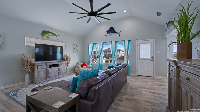 303 Square Rigger, Rockport, TX 78382