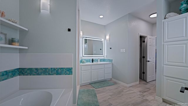 303 Square Rigger, Rockport, TX 78382