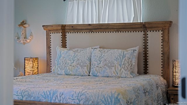 303 Square Rigger, Rockport, TX 78382