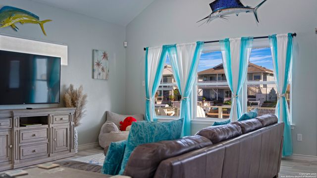 303 Square Rigger, Rockport, TX 78382