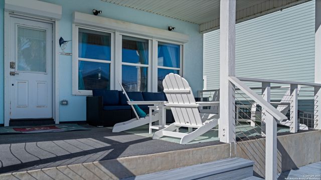 303 Square Rigger, Rockport, TX 78382