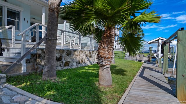 303 Square Rigger, Rockport, TX 78382
