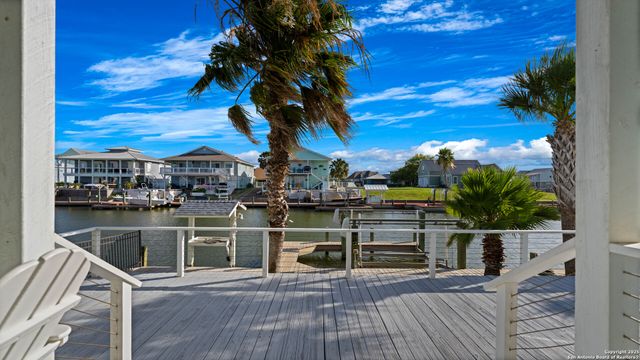 303 Square Rigger, Rockport, TX 78382