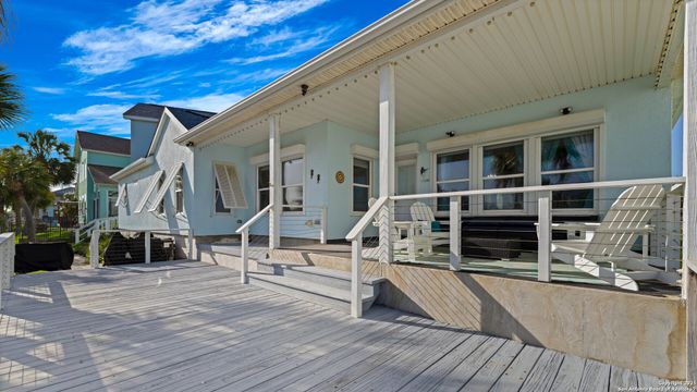 303 Square Rigger, Rockport, TX 78382