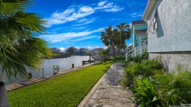 303 Square Rigger, Rockport, TX 78382