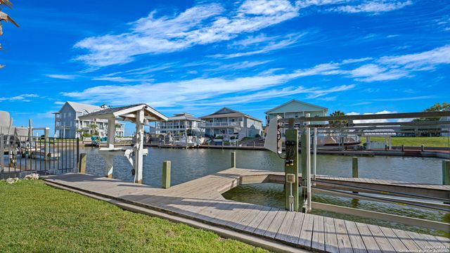 303 Square Rigger, Rockport, TX 78382