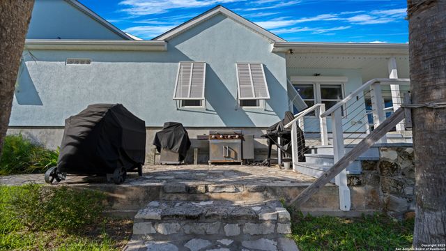 303 Square Rigger, Rockport, TX 78382