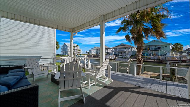 303 Square Rigger, Rockport, TX 78382