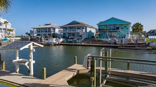 303 Square Rigger, Rockport, TX 78382