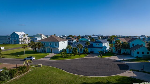 303 Square Rigger, Rockport, TX 78382