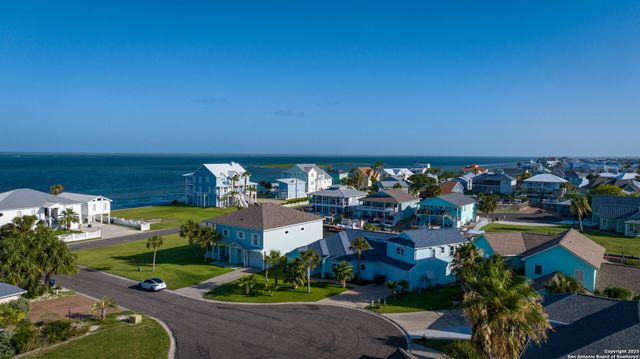 303 Square Rigger, Rockport, TX 78382