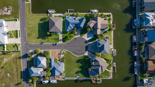 303 Square Rigger, Rockport, TX 78382