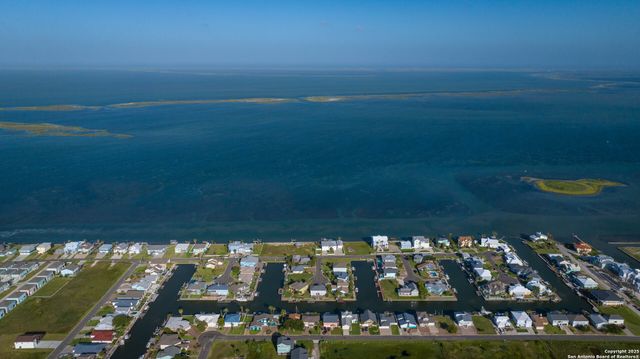 303 Square Rigger, Rockport, TX 78382