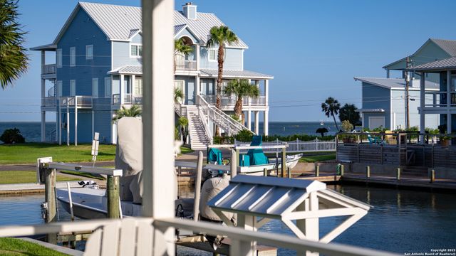 303 Square Rigger, Rockport, TX 78382