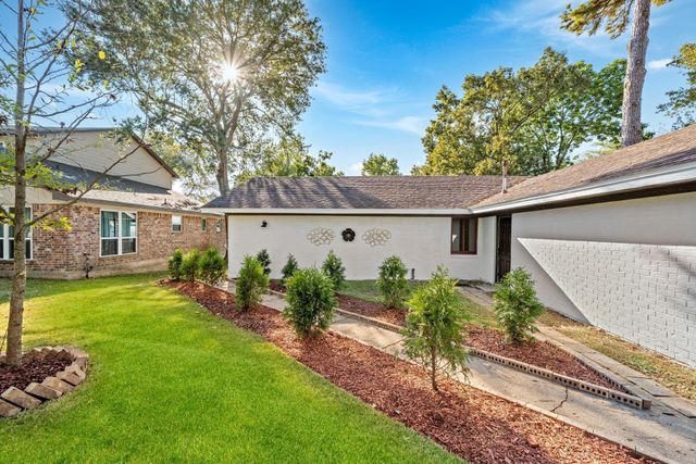 21063 Flaming Arrow Trail, Crosby, TX 77532