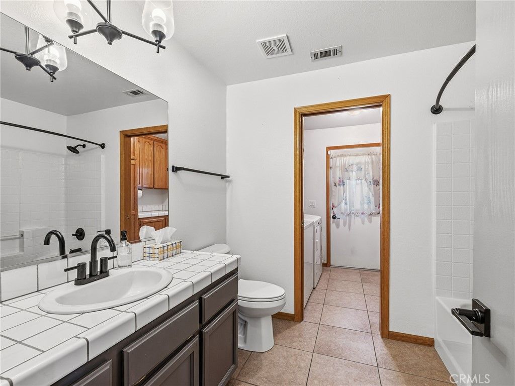 Image 19 of property listing at 18965 Shetland Road, Apple Valley, CA 92308