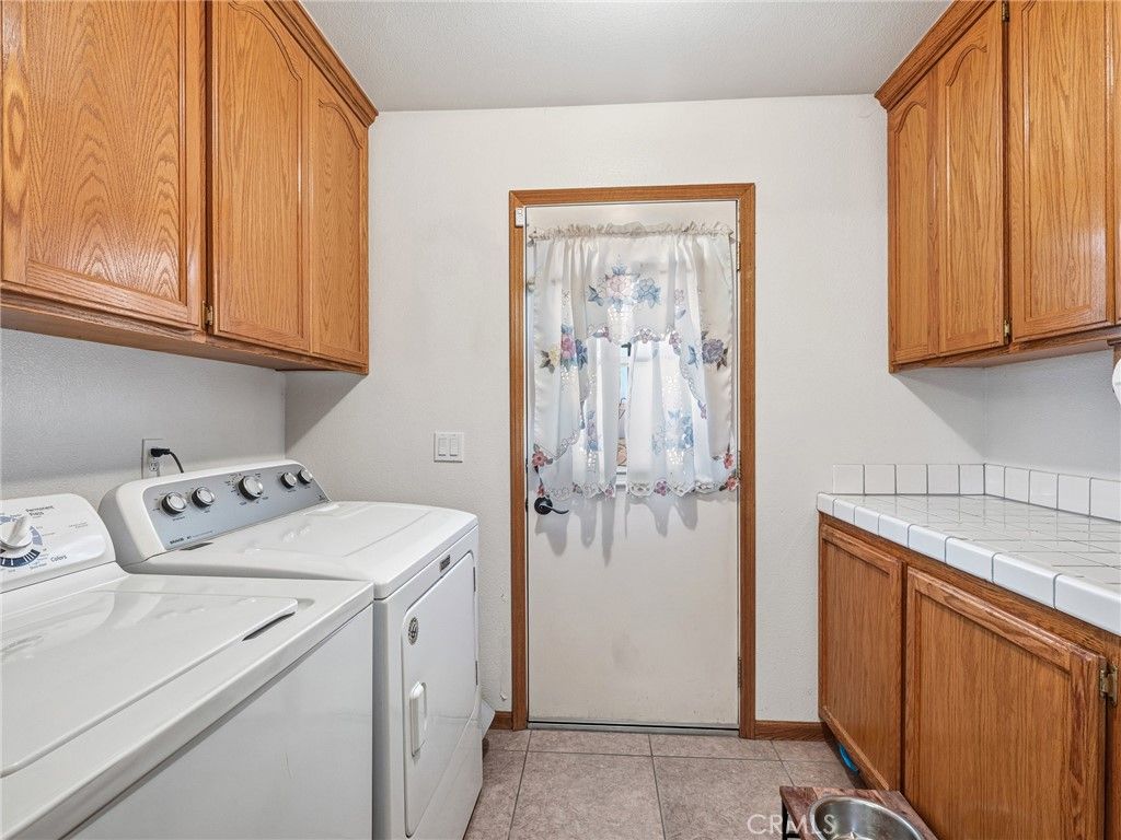 Image 20 of property listing at 18965 Shetland Road, Apple Valley, CA 92308