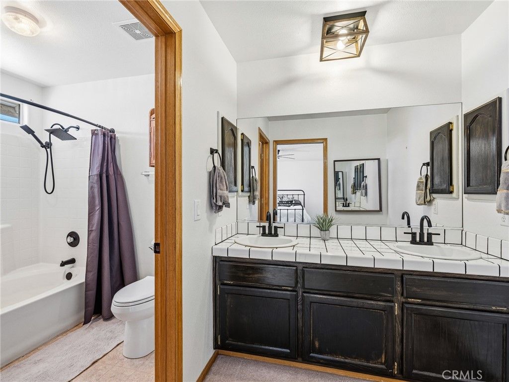 Image 28 of property listing at 18965 Shetland Road, Apple Valley, CA 92308