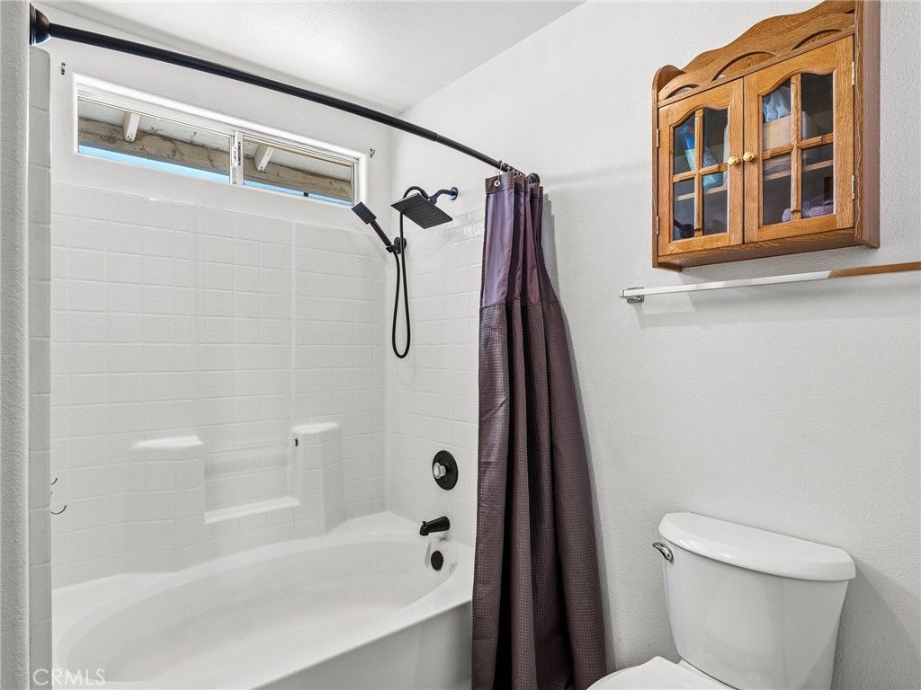 Image 29 of property listing at 18965 Shetland Road, Apple Valley, CA 92308