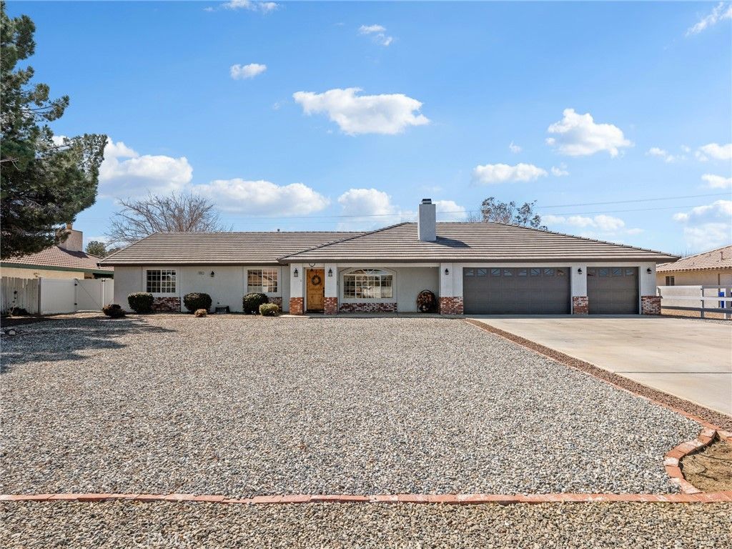 Image 30 of property listing at 18965 Shetland Road, Apple Valley, CA 92308