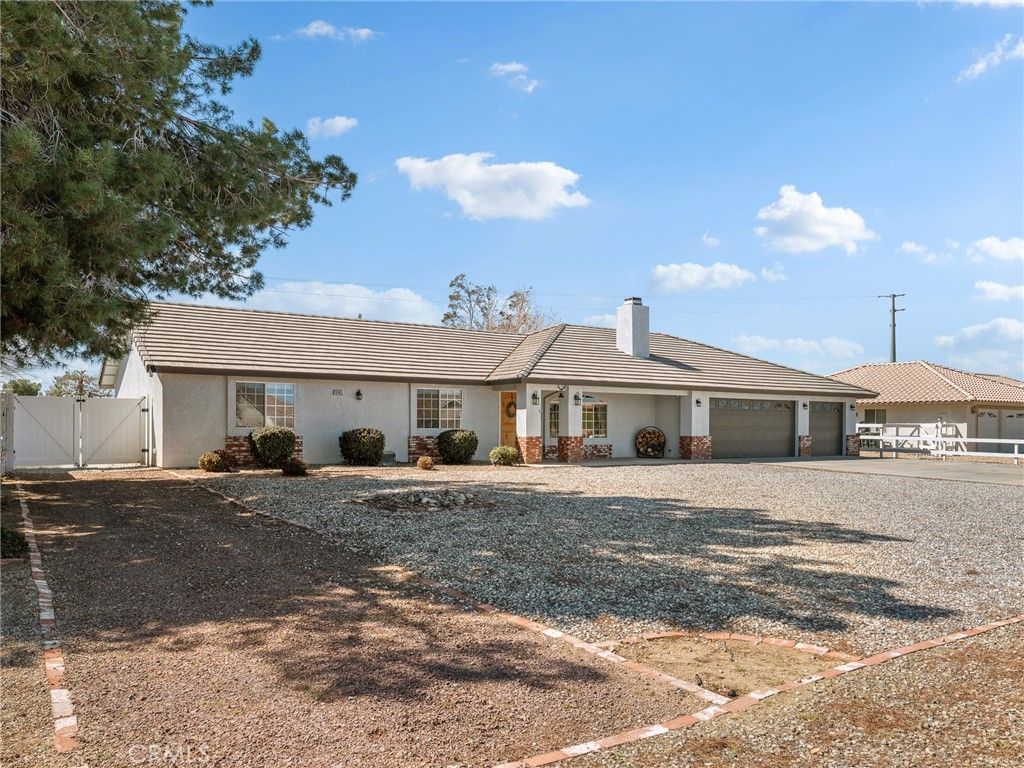 Image 32 of property listing at 18965 Shetland Road, Apple Valley, CA 92308