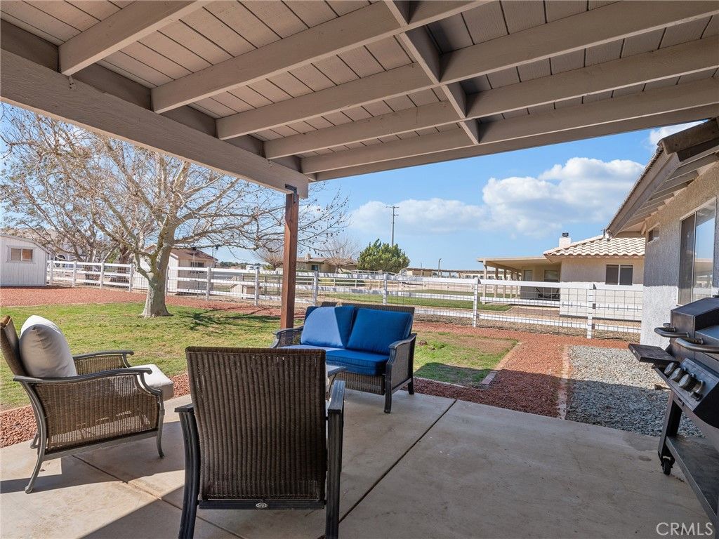 Image 34 of property listing at 18965 Shetland Road, Apple Valley, CA 92308