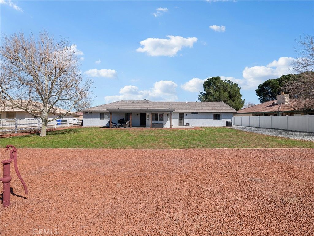 Image 38 of property listing at 18965 Shetland Road, Apple Valley, CA 92308