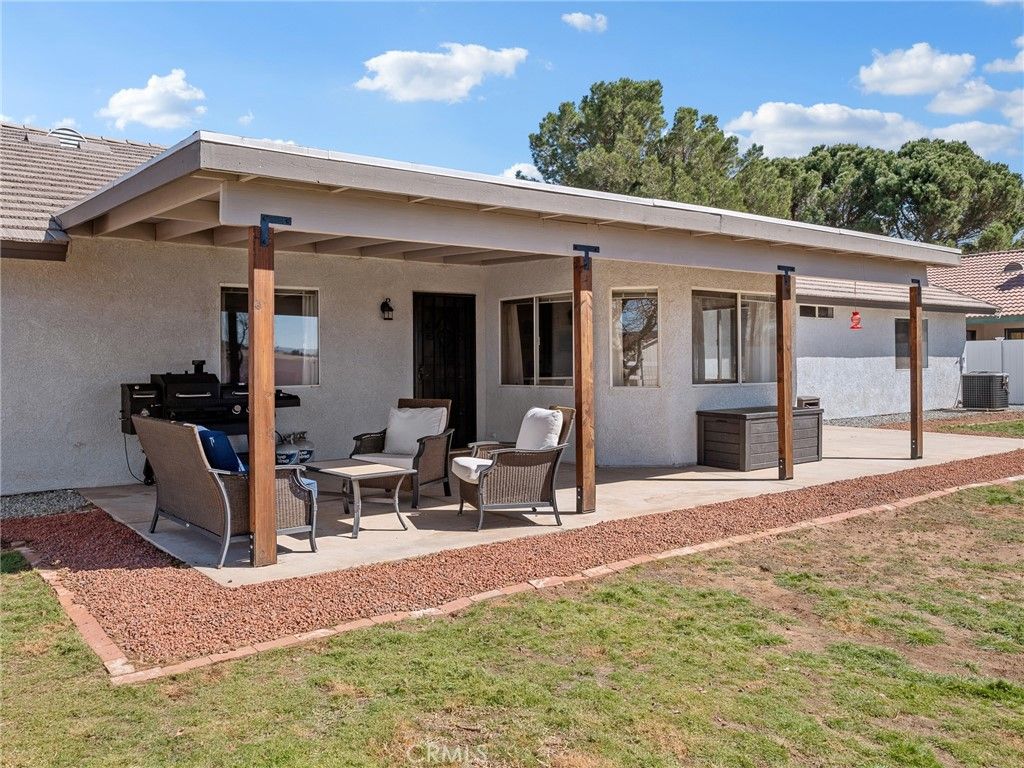 Image 40 of property listing at 18965 Shetland Road, Apple Valley, CA 92308