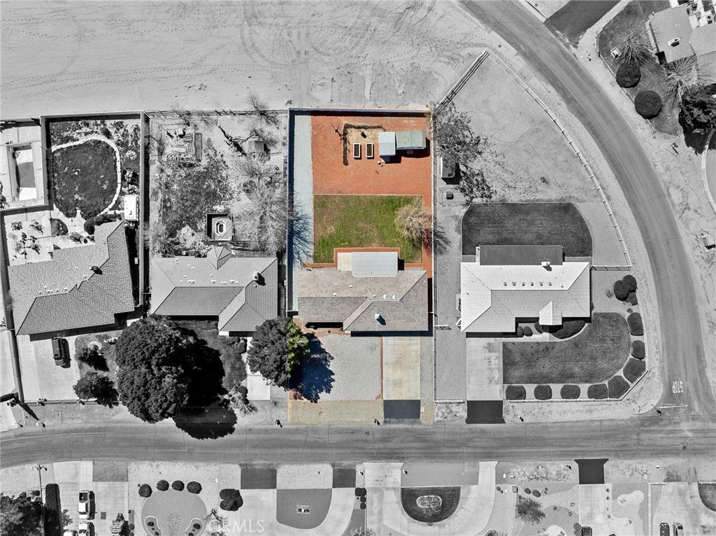 Image 43 of property listing at 18965 Shetland Road, Apple Valley, CA 92308