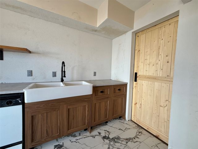 7830 Meadow Park Drive 209, Dallas, TX 75230