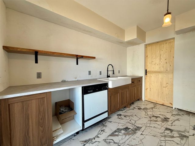 7830 Meadow Park Drive 209, Dallas, TX 75230